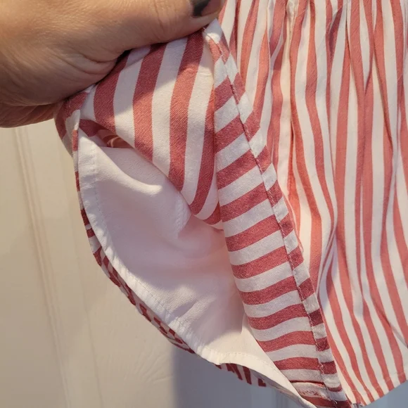 •SOLD• Hollister •Size Small• Red & White Striped Spring Summer Romper Ruffle - Picture 4 of 6